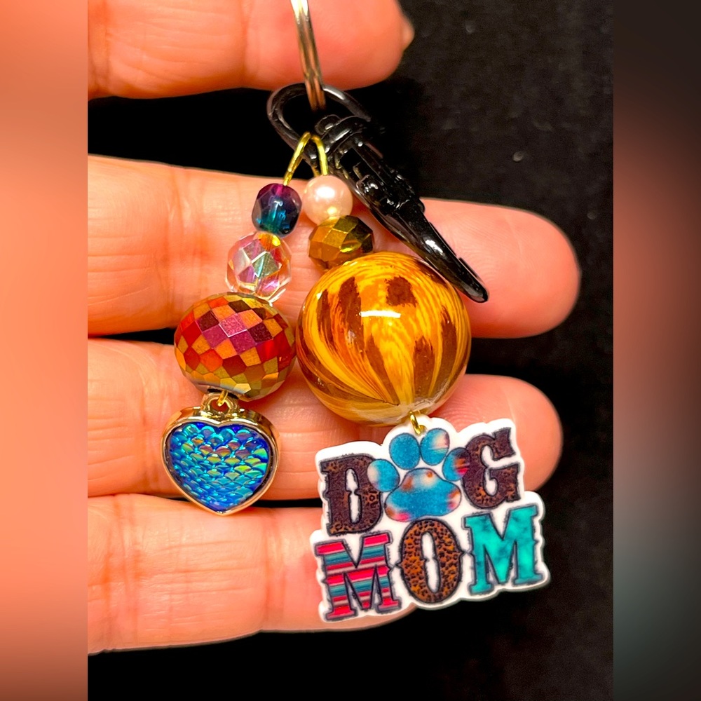 Dog mom-Always kiss your dog goodnight key chain,fob,zipper pull